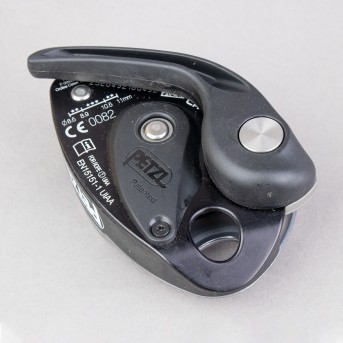 ASEGURADOR/DESCENSOR PETZL GRIGRI